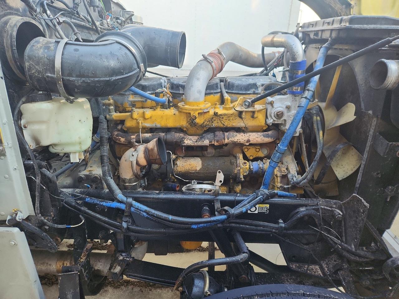 2004 Peterbilt Tractor 2004 Peterbilt 379 Semi Truck