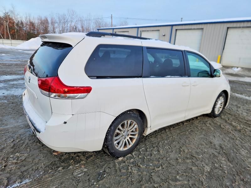 2011 Toyota Sienna xle