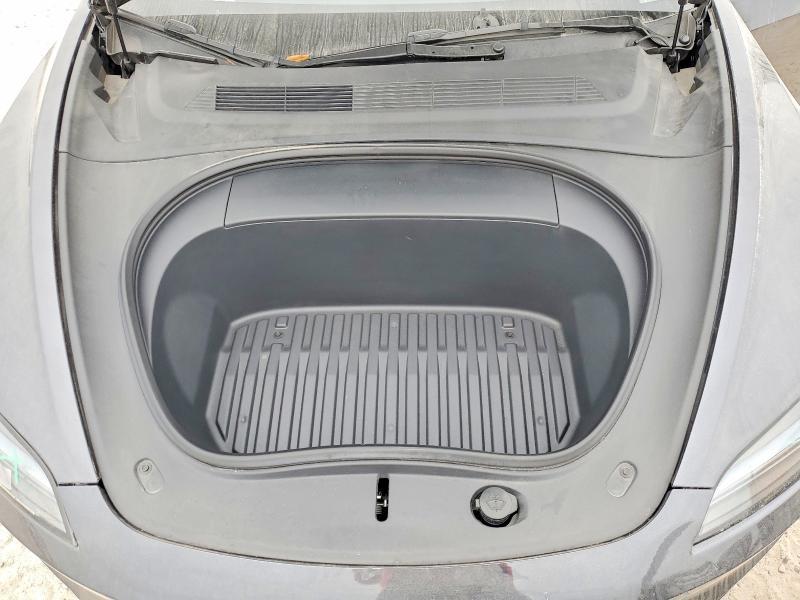 2024 Tesla Model 3 awd W/long r