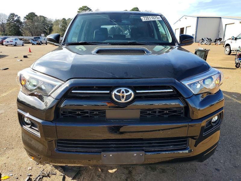 2023 Toyota 4runner se