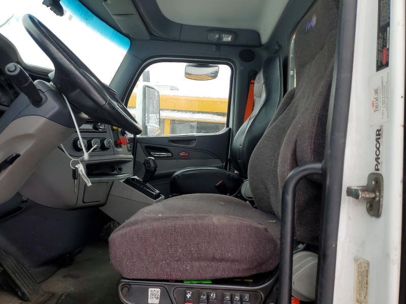 2016 Peterbilt 579 Semi Truck