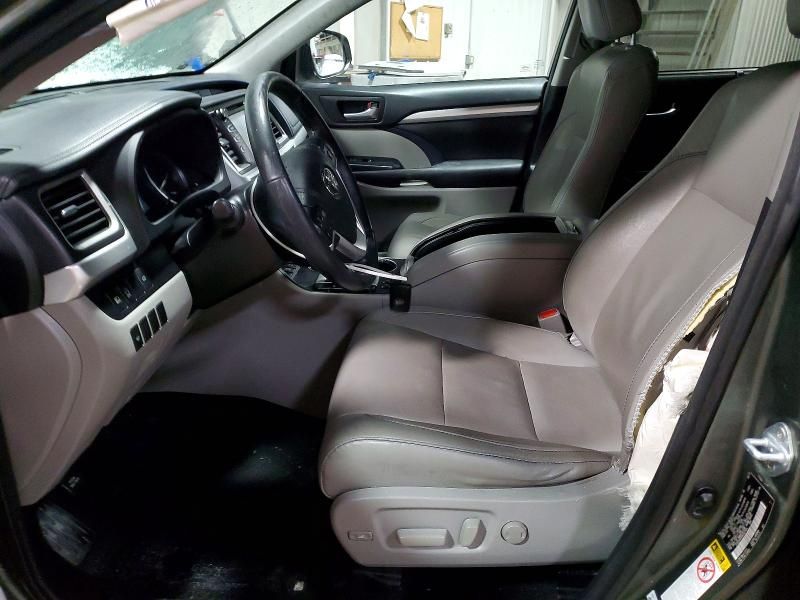 2017 Toyota Highlander se