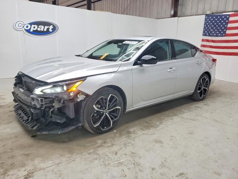 2025 Nissan Altima sr