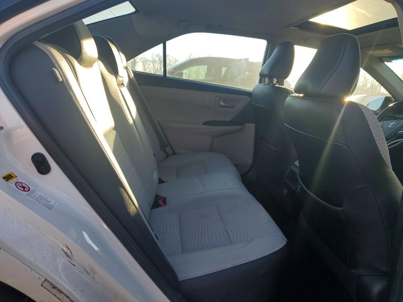 2015 Toyota Camry le