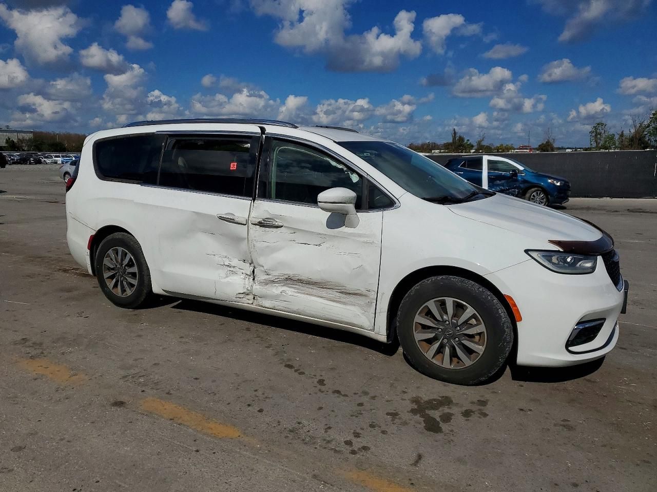 2021 Chrysler Pacifica Touring l