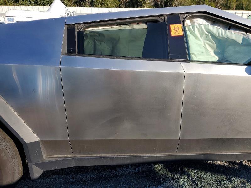 2025 Tesla Cybertruck