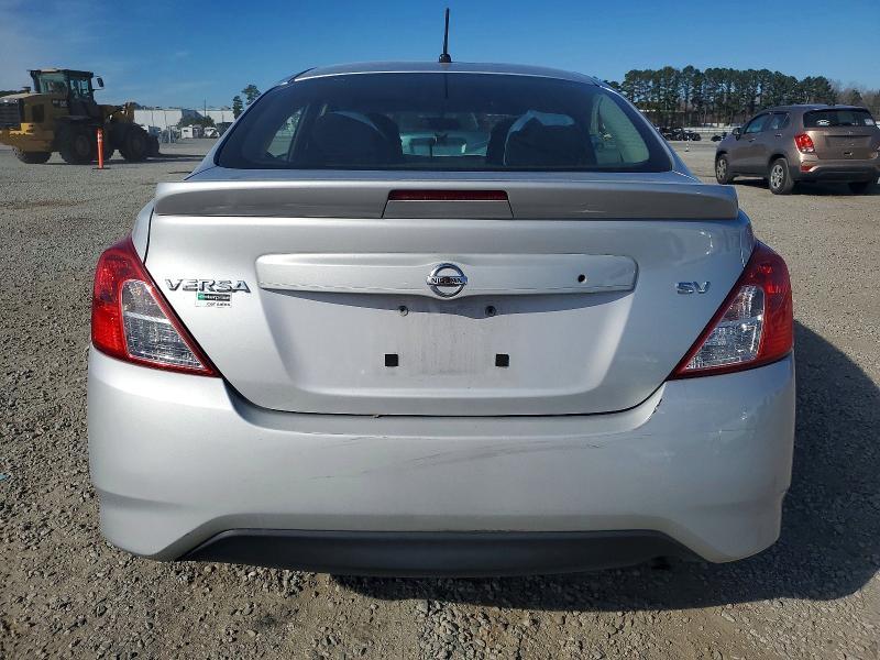 2018 Nissan Versa s