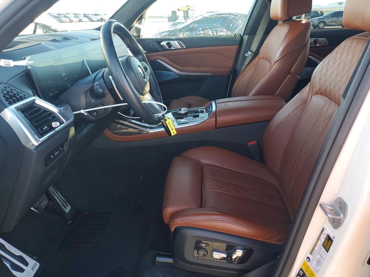 2024 BMW X7 M60i