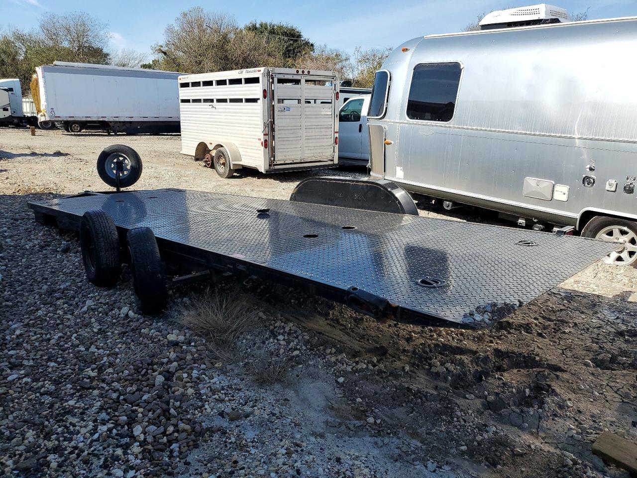 2022 Kwik 20 FT SDX Equipment Trailer