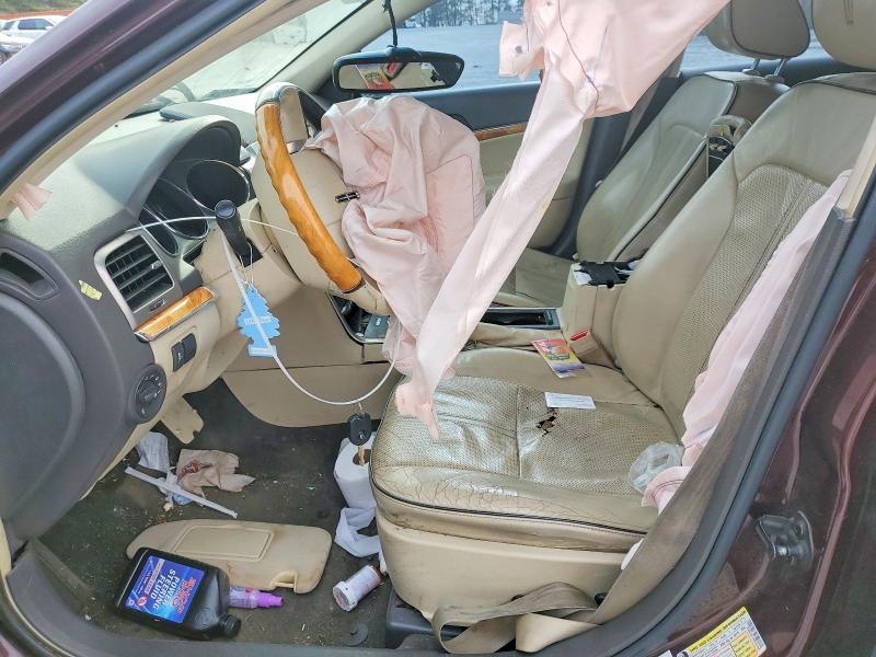 2011 Lincoln Townhouse MKZ