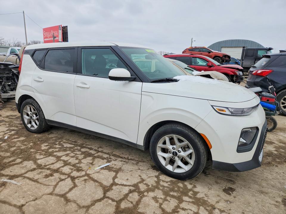 2022 KIA Soul lx