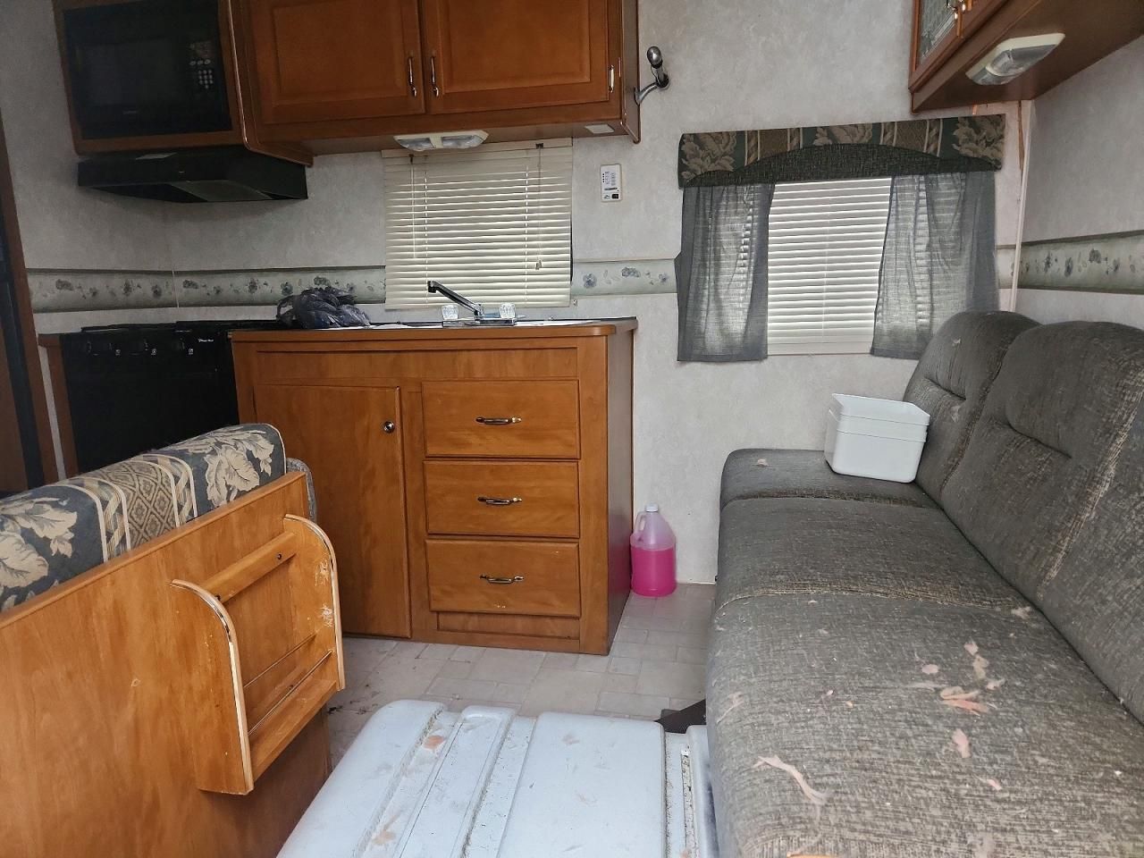 2004 Fleetwood Prowler 25J