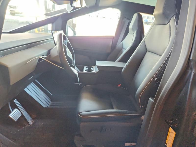 2025 Tesla Cybertruck