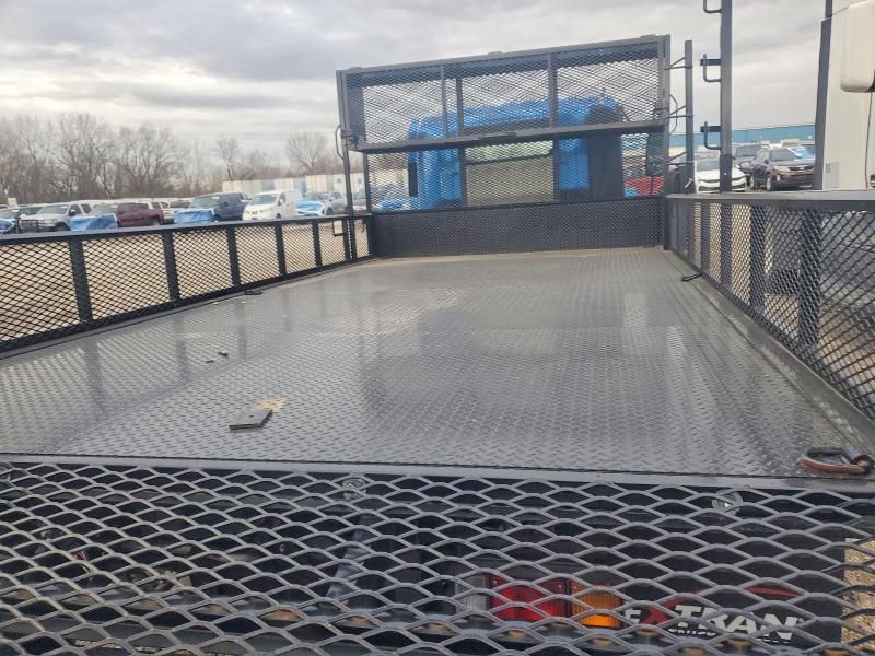 2024 Isuzu Npr hd Crew cab Flatbed Truck