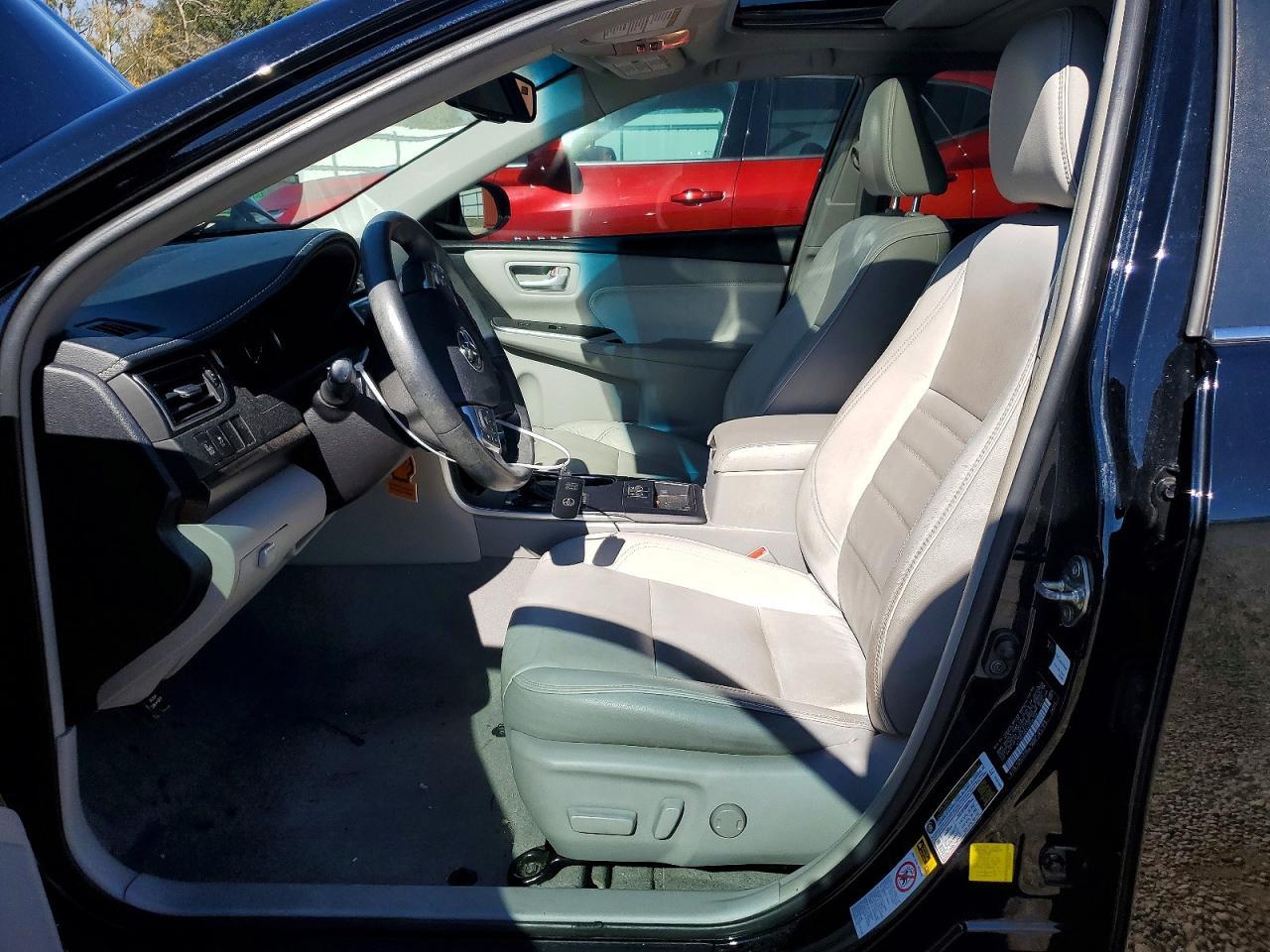 2016 Toyota Camry le