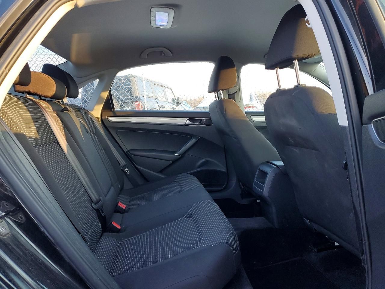 2016 Volkswagen Passat s