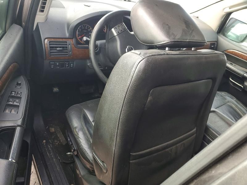 2011 Nissan Armada sv