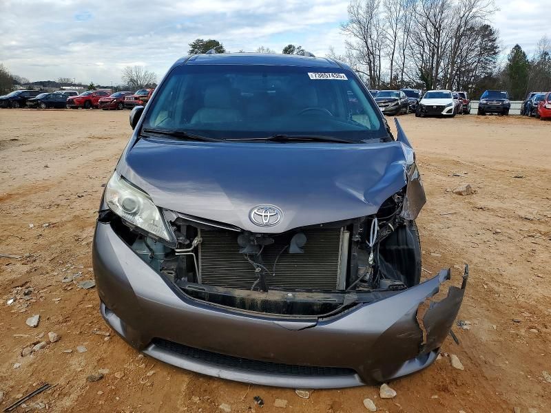 2017 Toyota Sienna xle