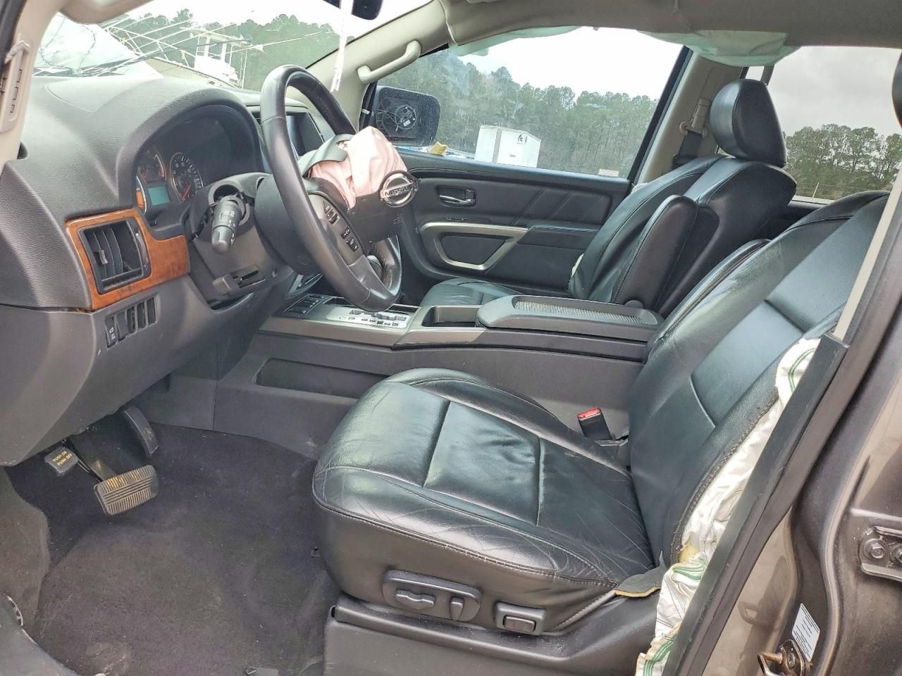 2015 Nissan Armada sv