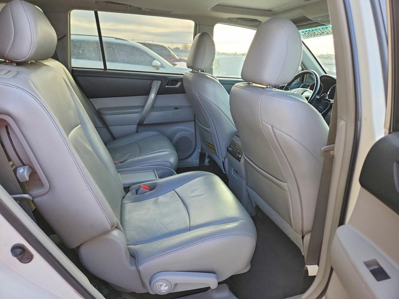 2011 Toyota Highlander Base