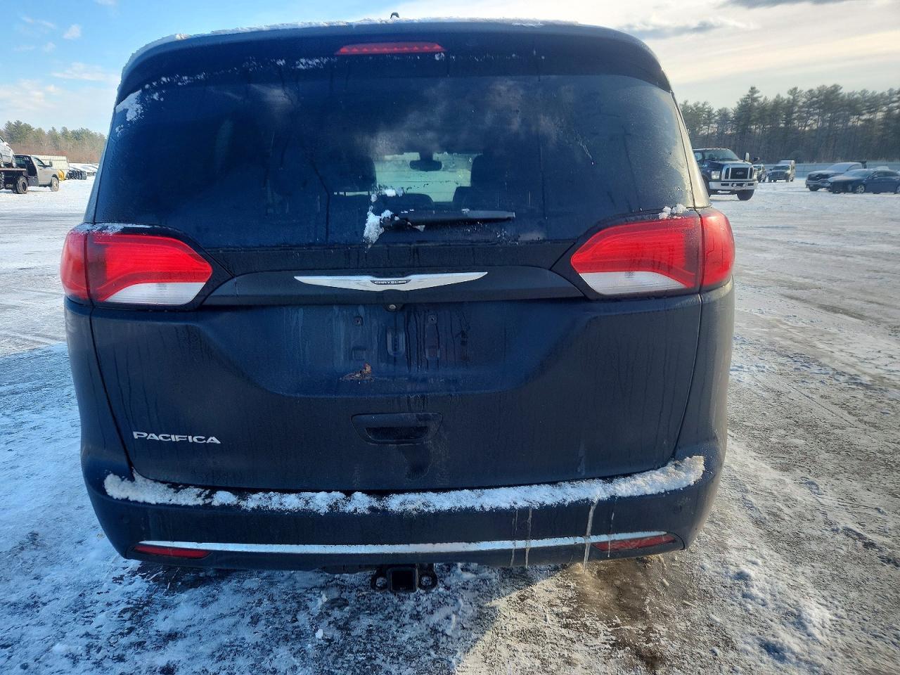 2017 Chrysler Pacifica Touring l