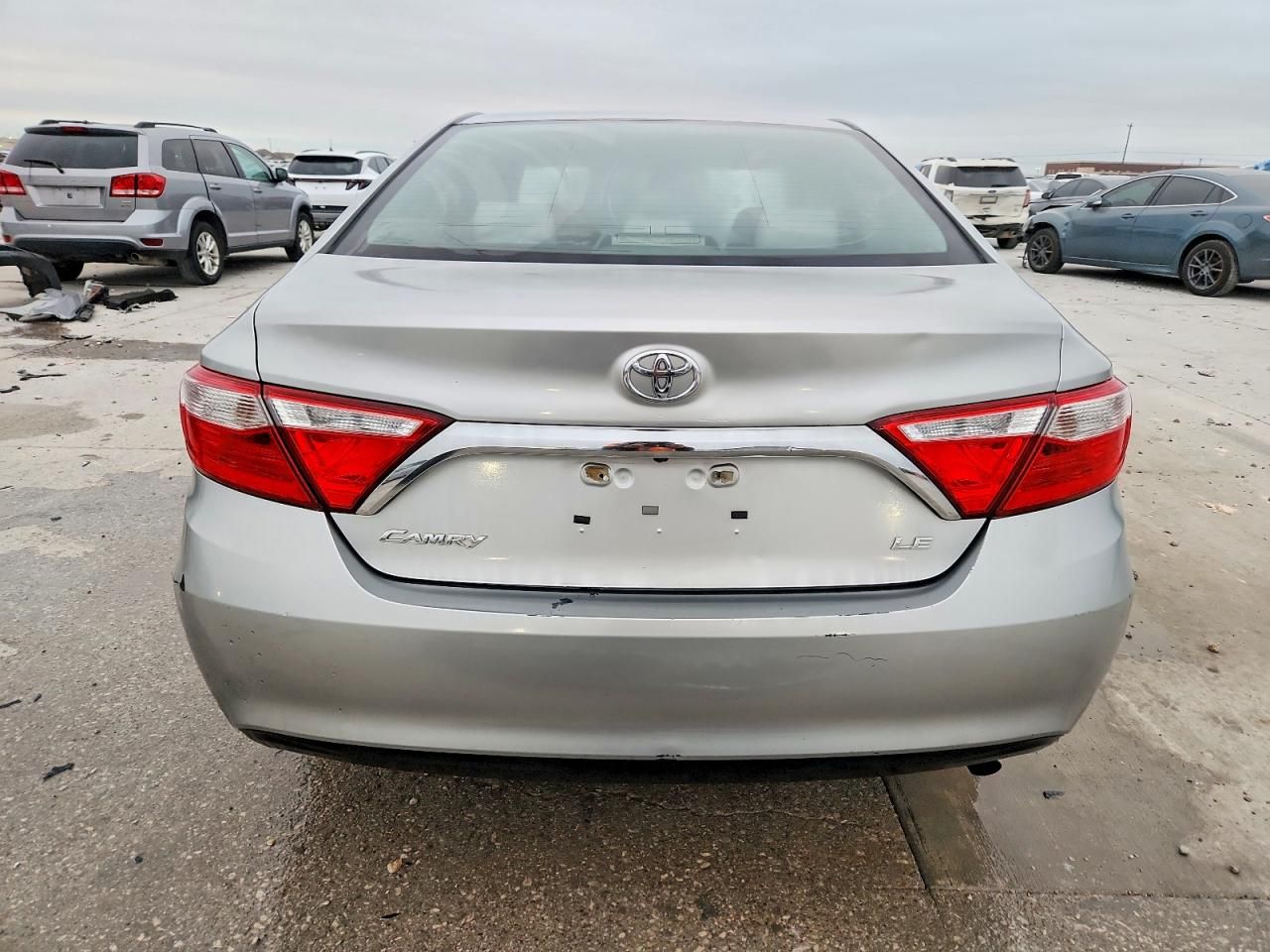 2016 Toyota Camry le