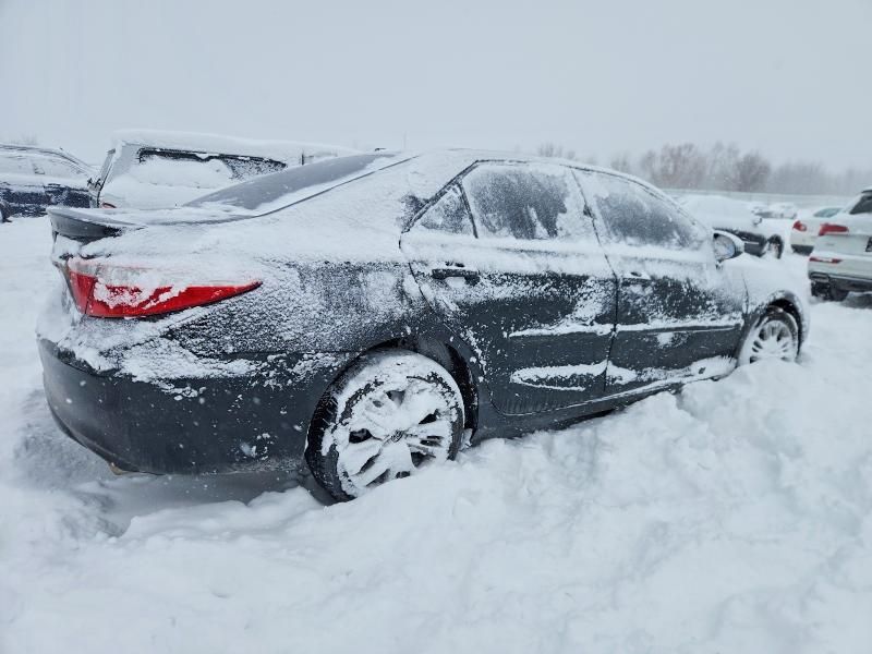 2015 Toyota Camry le