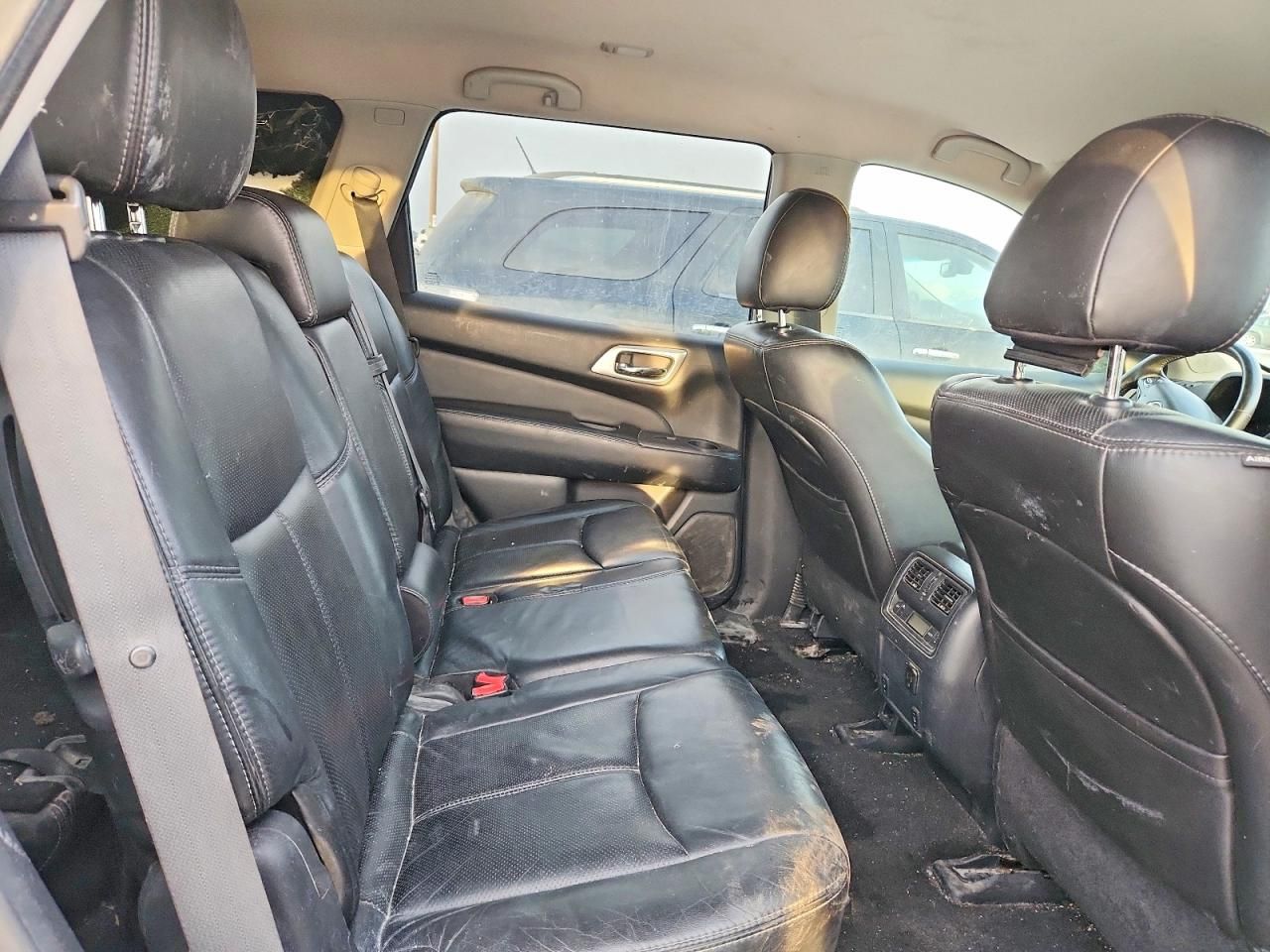 2014 Nissan Pathfinder s