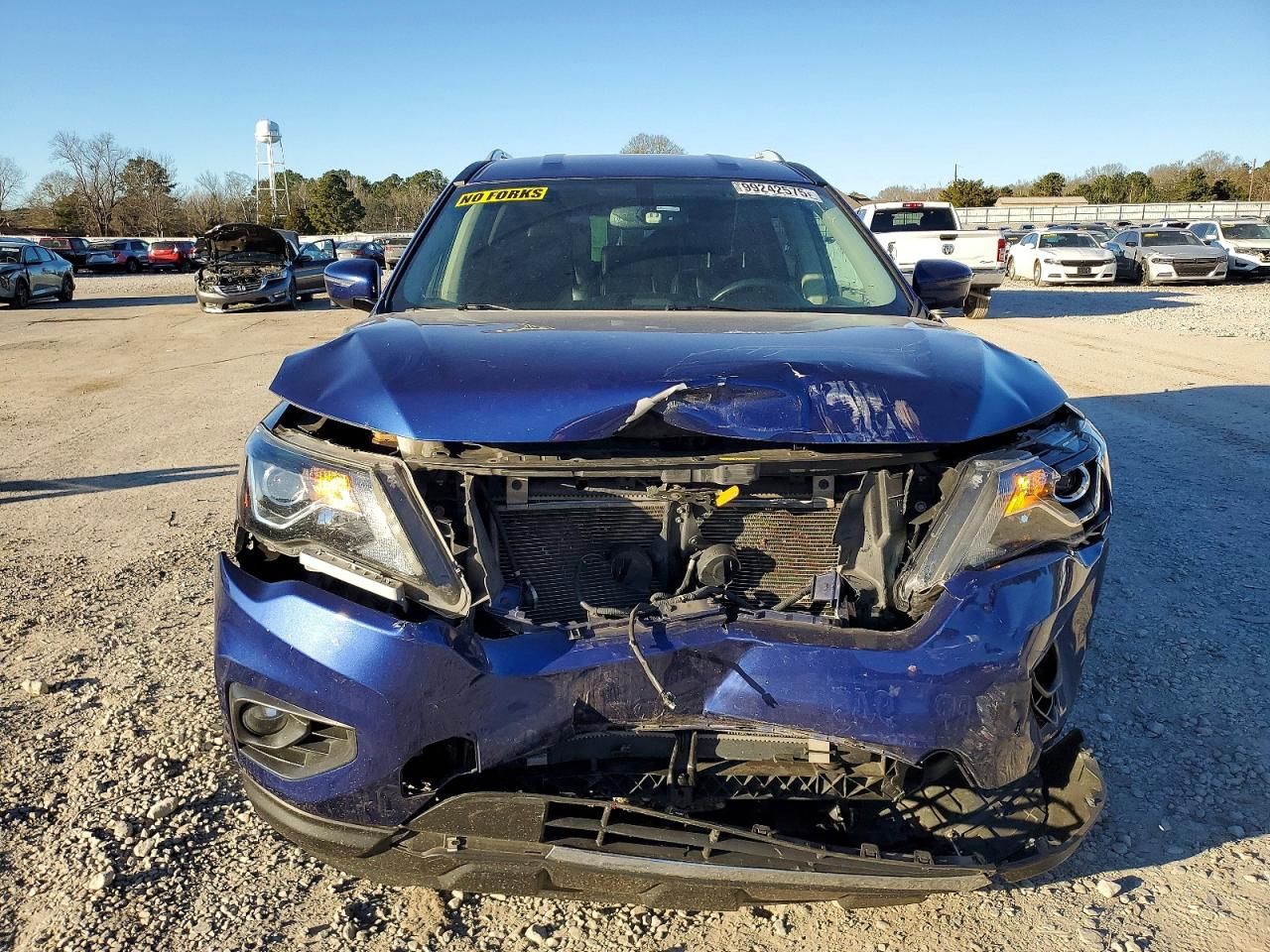 2020 Nissan Pathfinder sl