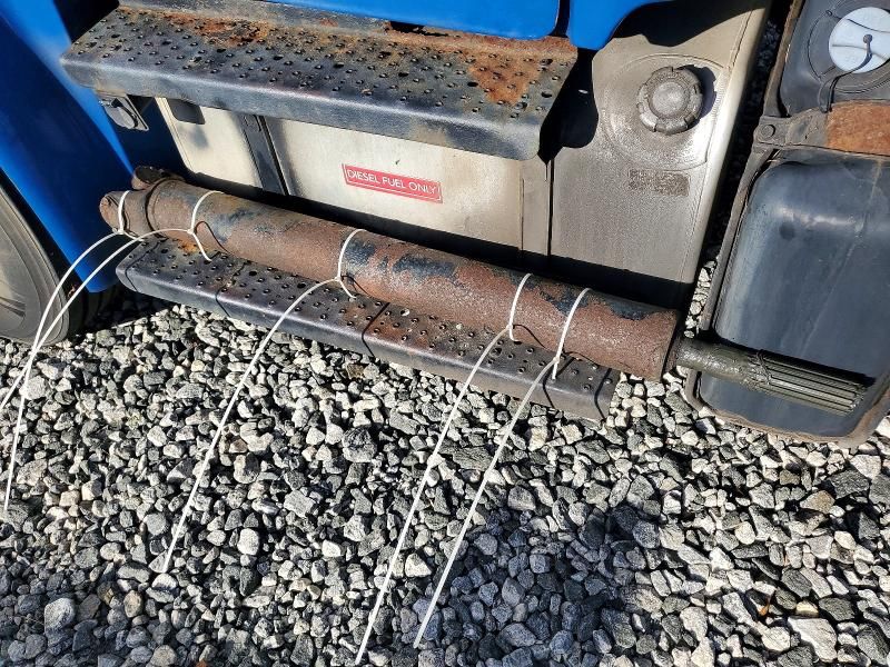 2015 Freightliner Business Class M2 box Truck