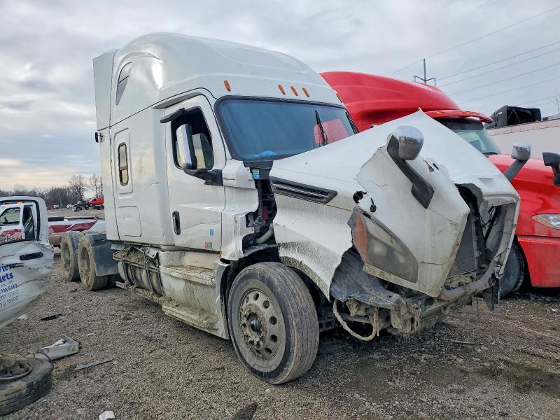 2018 Freigliner 2018 Freightliner Cascadia 126 Semi Truck