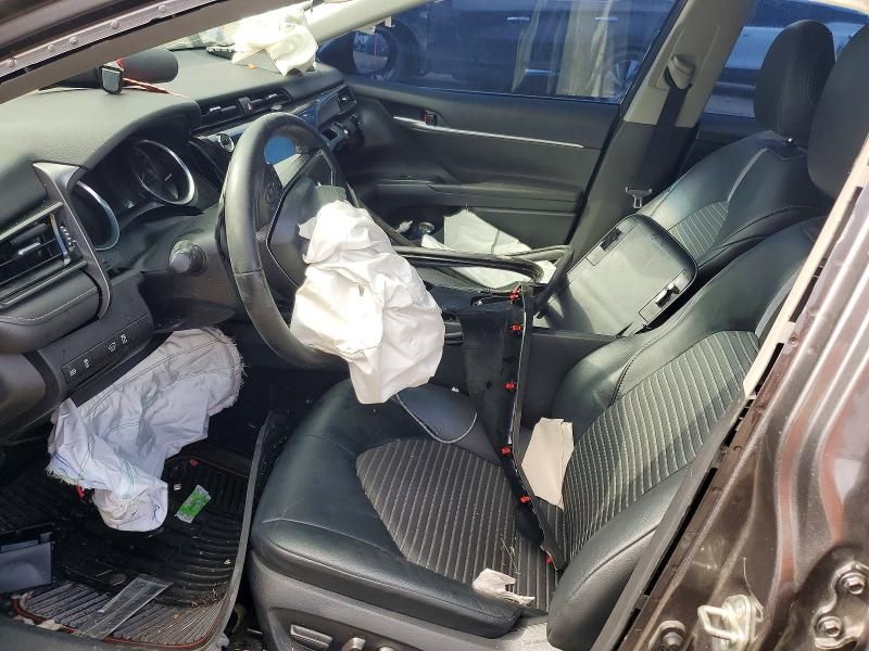 2020 Toyota Camry se