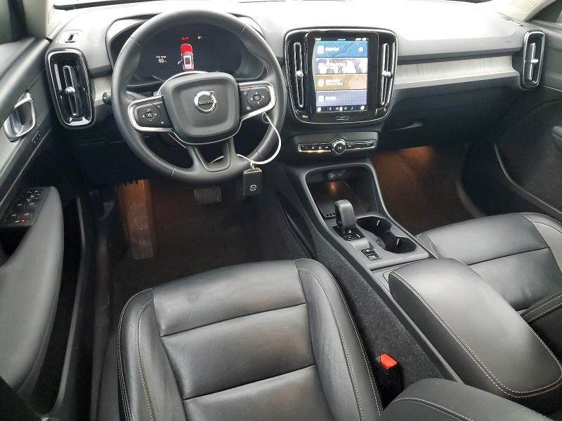 2025 Volvo Xc40 Core