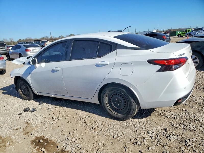 2020 Nissan Versa s