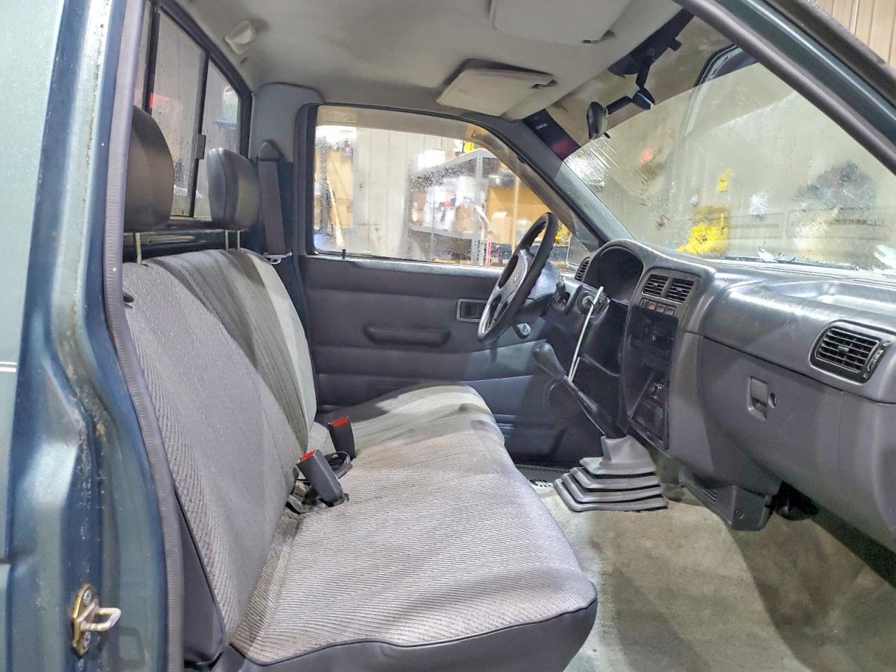 1995 Nissan Truck Base