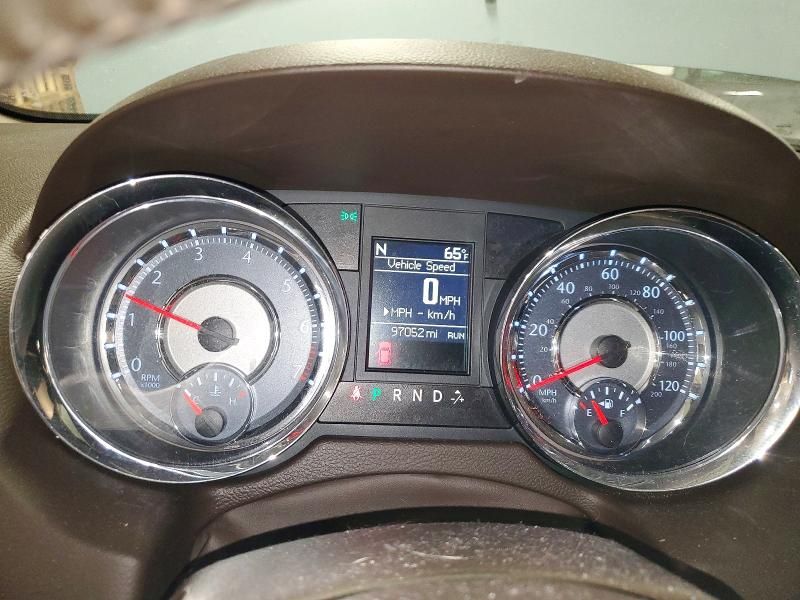 2013 Chrysler Town & Country Touring l