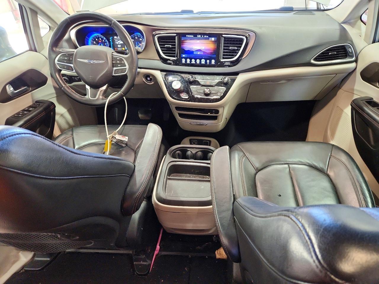 2017 Chrysler Pacifica Touring l