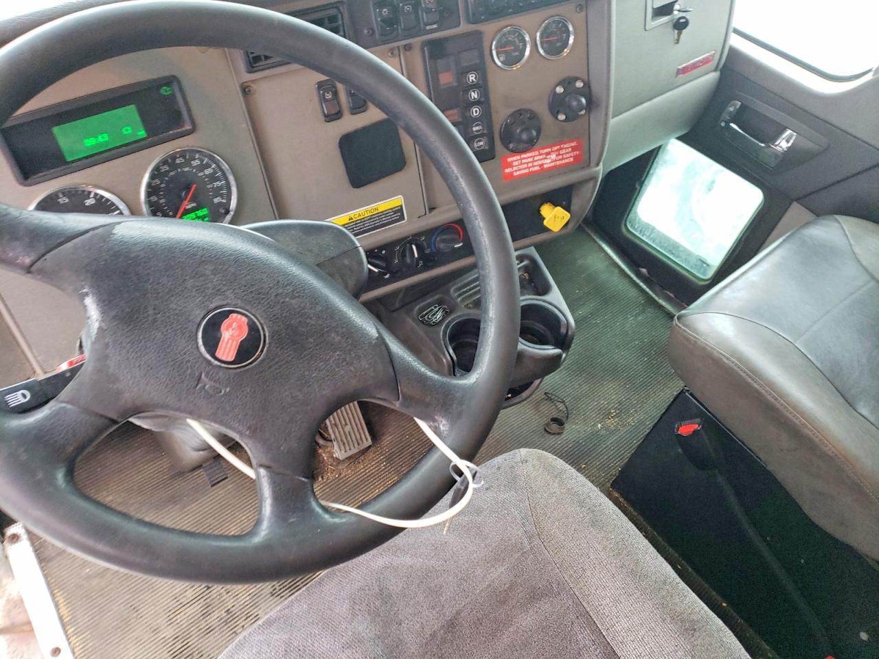 2013 Kenworth T370 BOX Truck