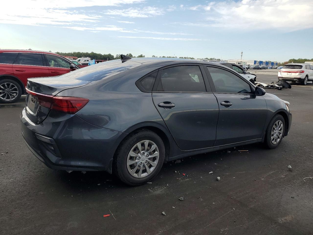 2021 KIA Forte fe