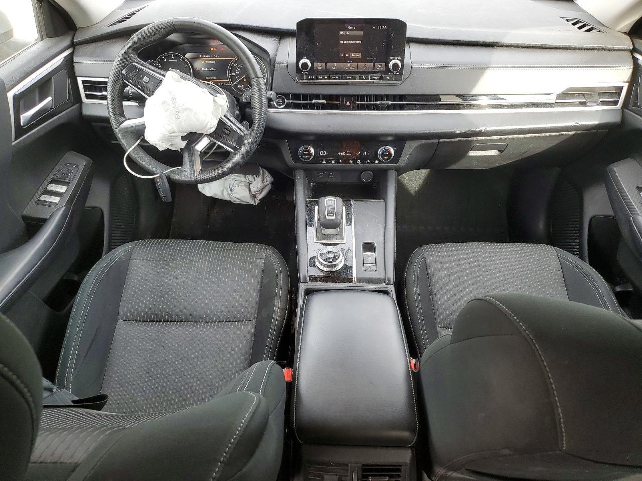 2024 Mitsubishi Outlander es