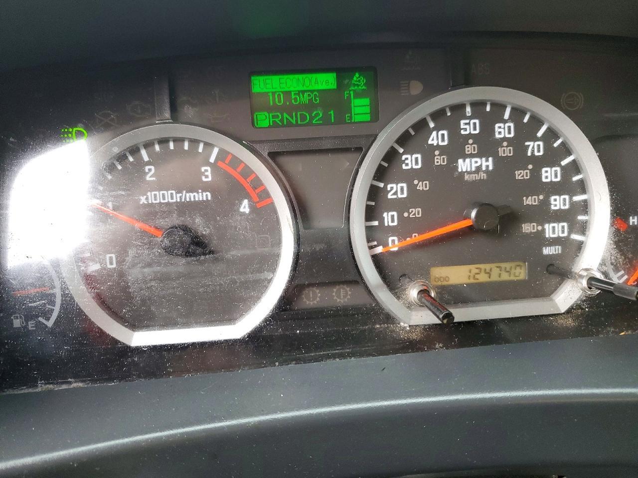 2016 Isuzu NPR HD BOX Truck