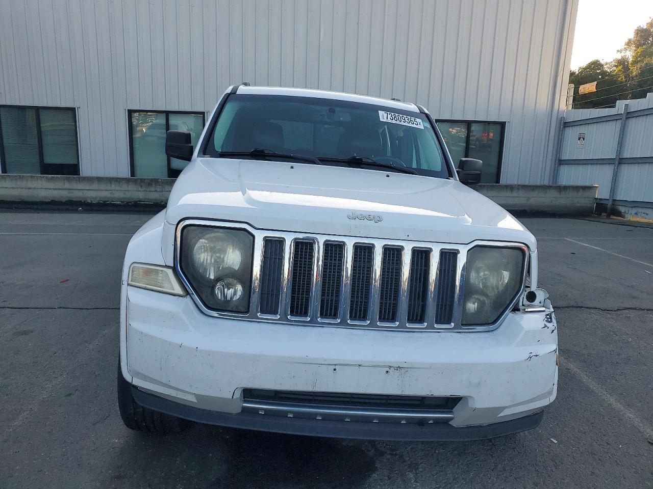 2012 Jeep Liberty jet