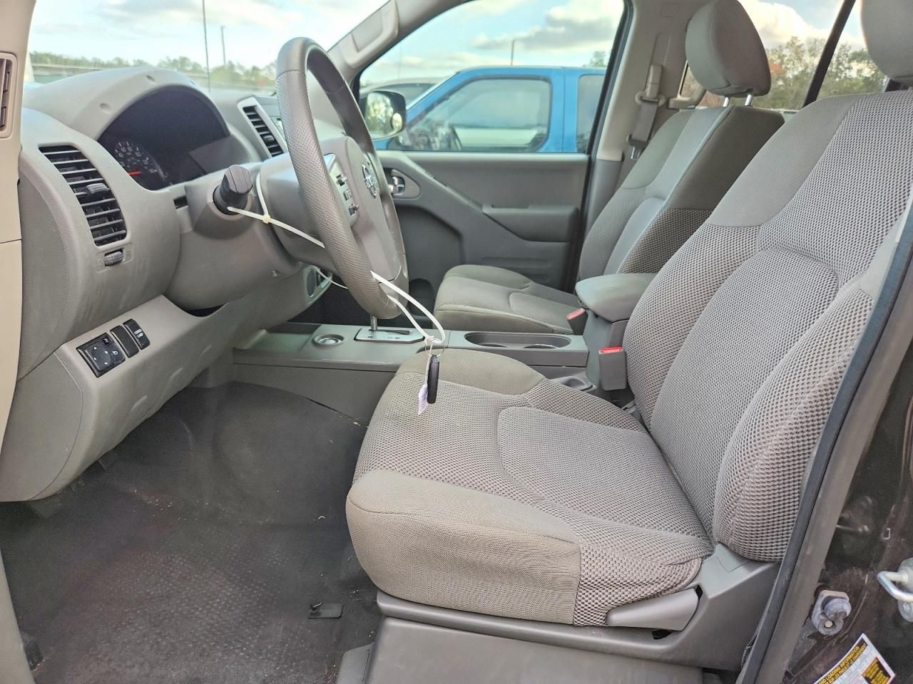 2020 Nissan Frontier s