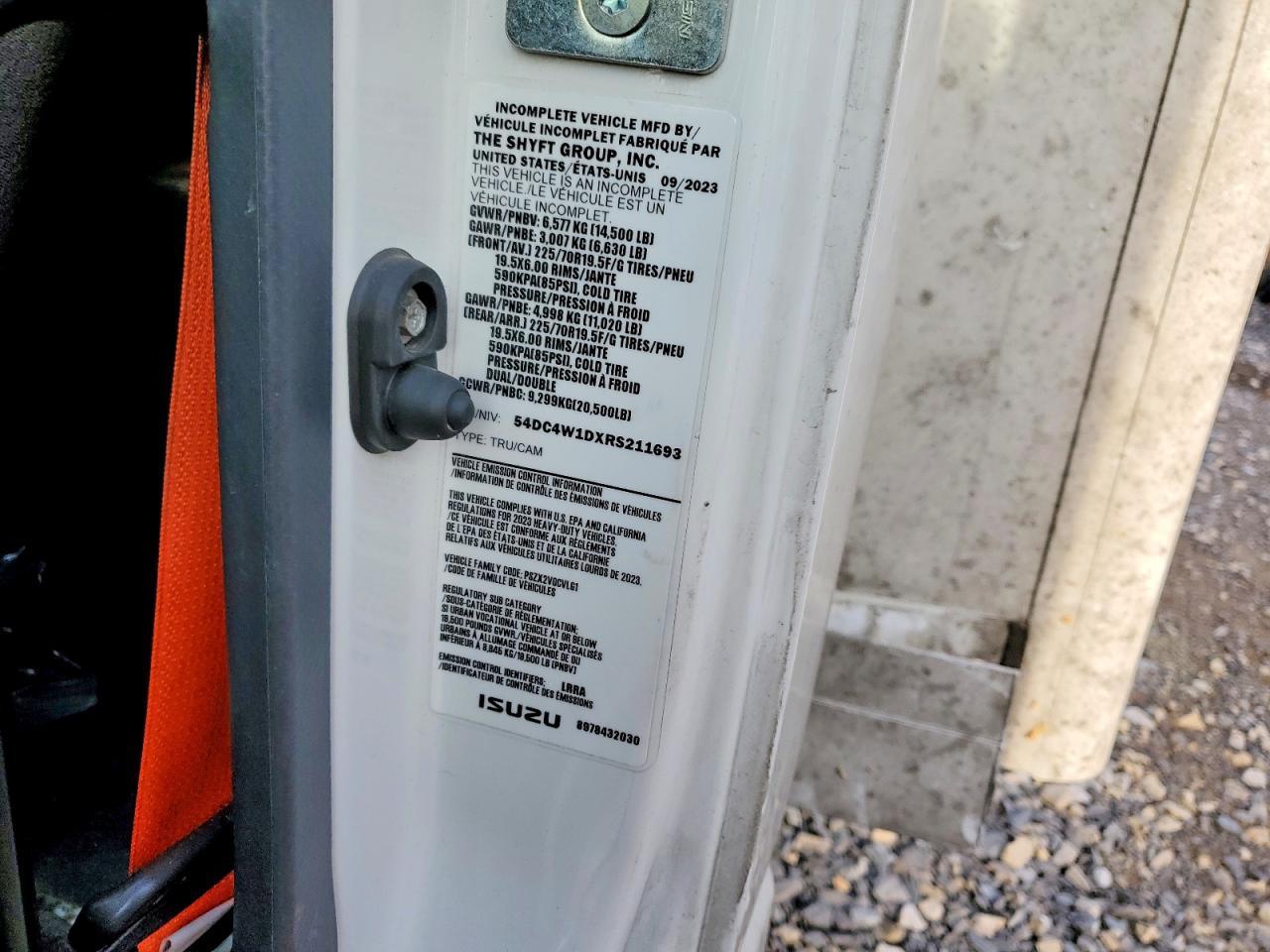 2024 Isuzu NPR HD BOX Truck