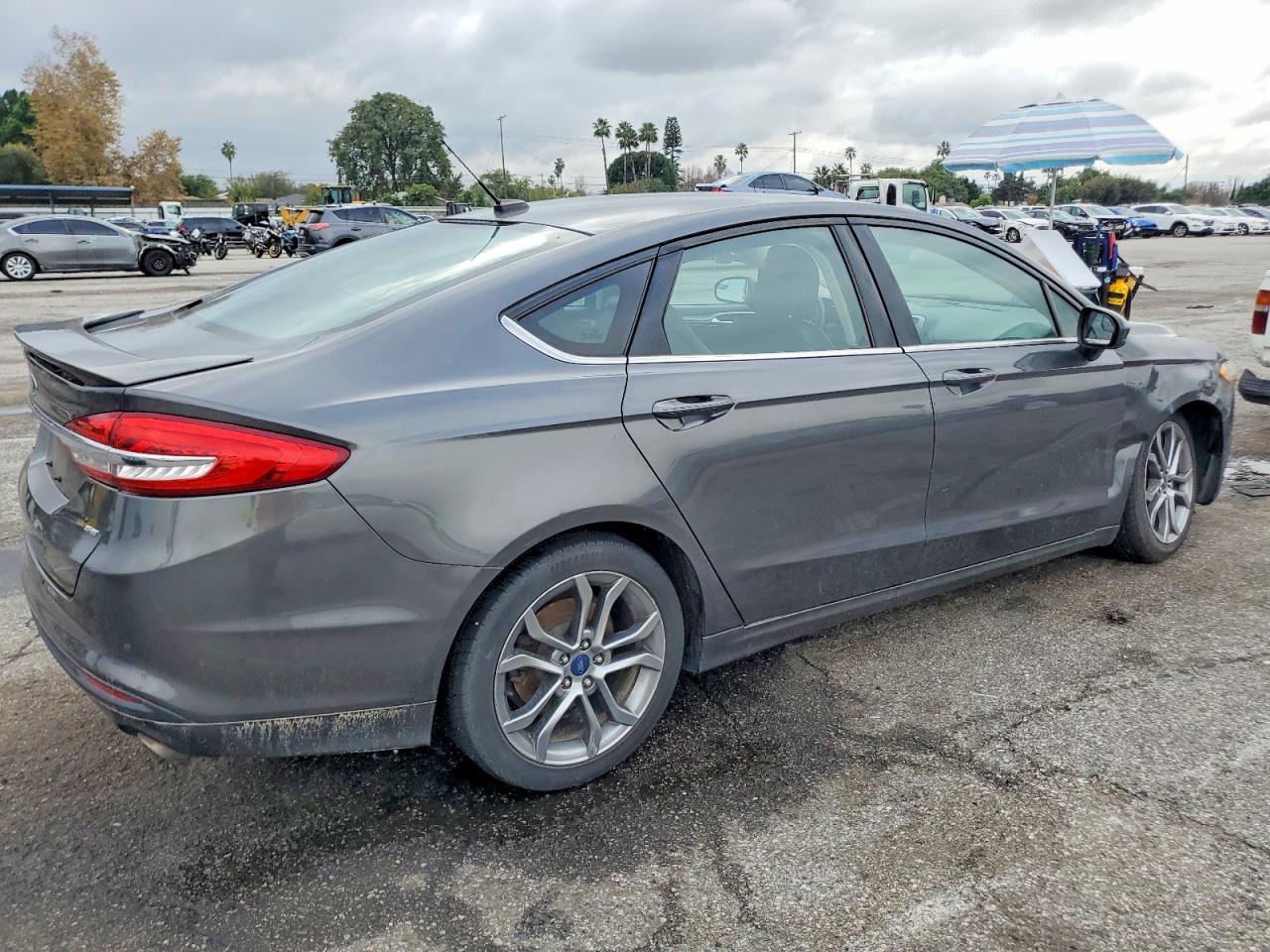 2017 Ford Fusion se