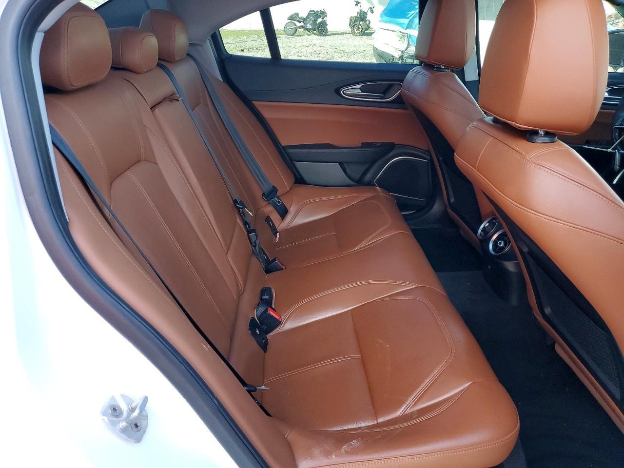 2018 Alfa Romeo Giulia Q4