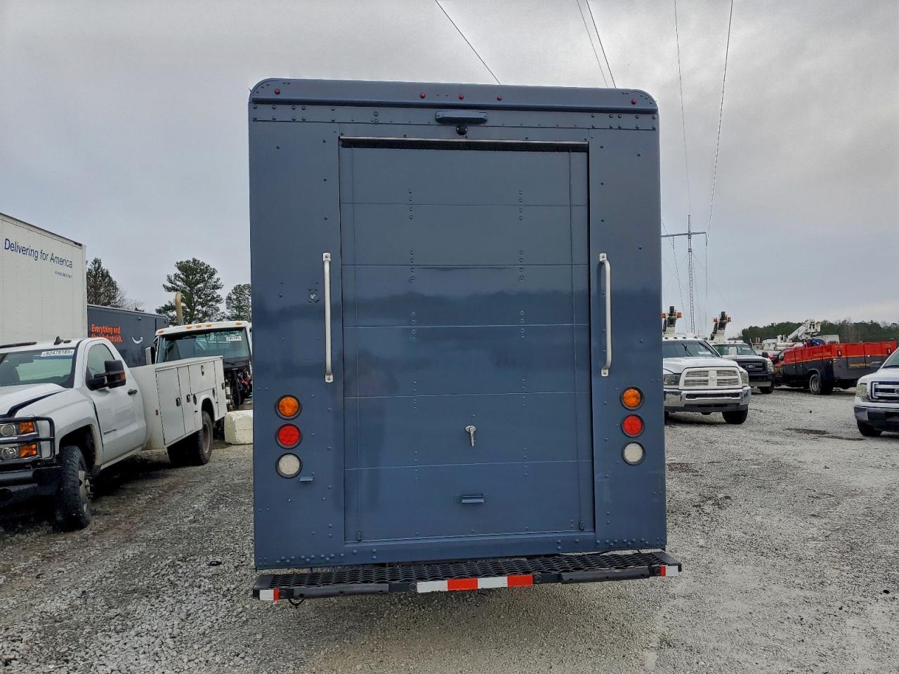 2020 Freightliner MT45G Delivery Truck