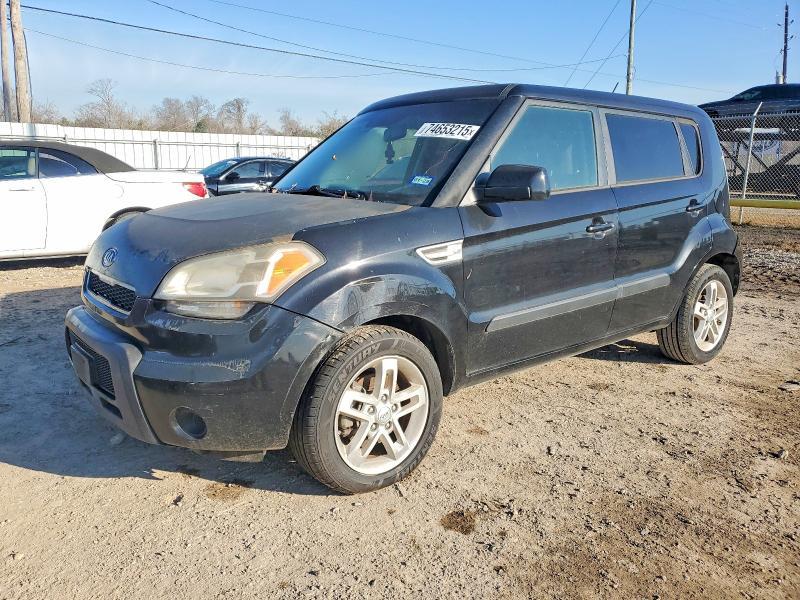 2011 KIA Soul +