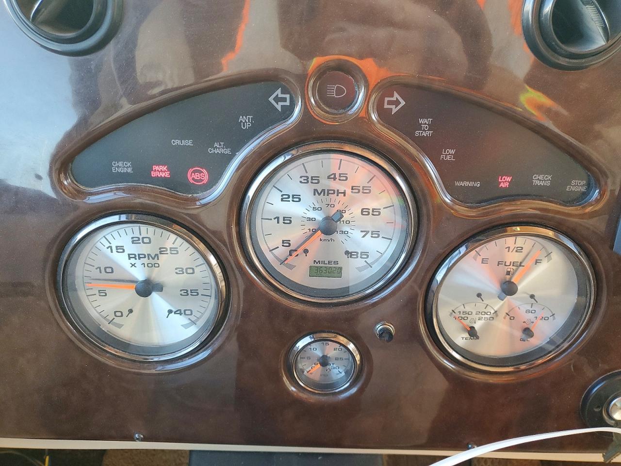 2003 Roadmaster Rail Recreational Vehicle (RV)