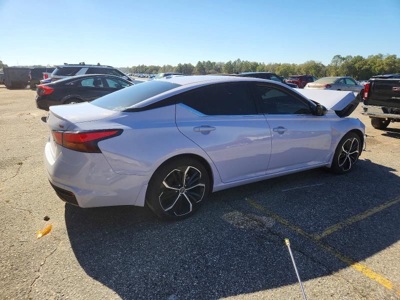 2024 Nissan Altima sr